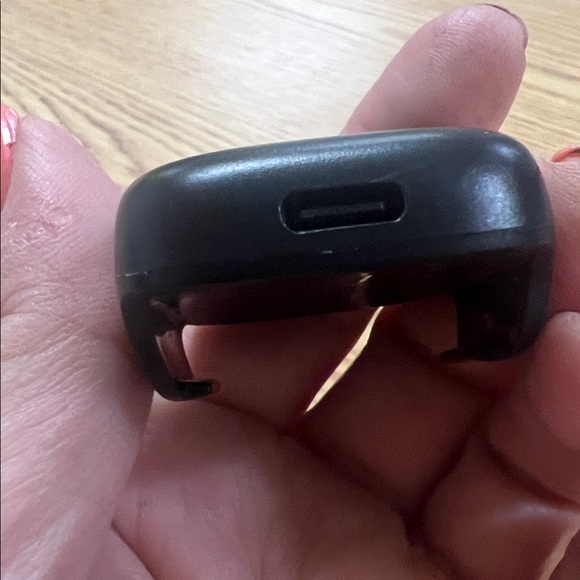 WHOOP 4.0 Battery Pack Charger - Portable & Water-Resistant - No Cord - Picture 4 of 5